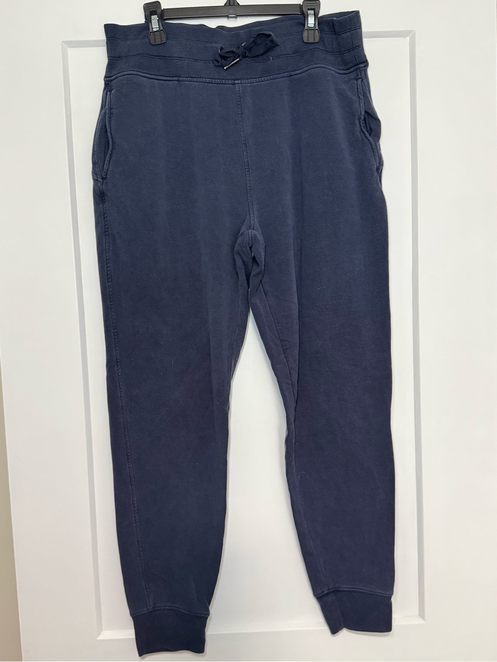 Women’s Navy Athleta Jogger Pants Size Medium